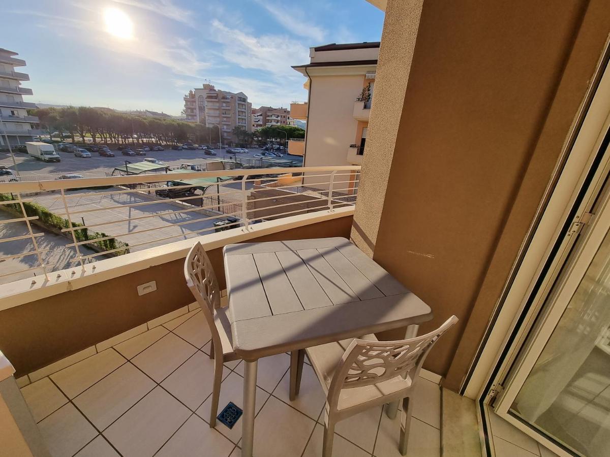 Апартаменты Casamare Alba Adriatica Frontemare Экстерьер фото