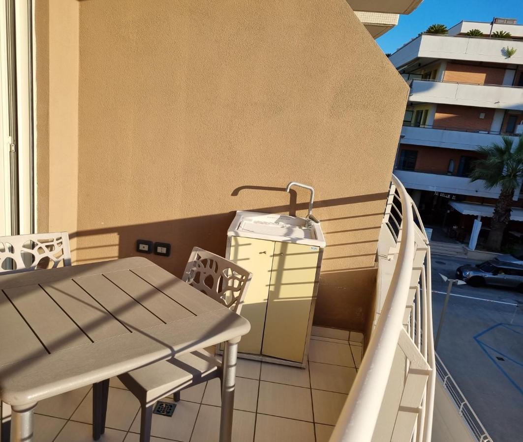 Апартаменты Casamare Alba Adriatica Frontemare Экстерьер фото